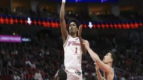 曼联更衣室冲突：B费与麦克托米奈激烈对峙